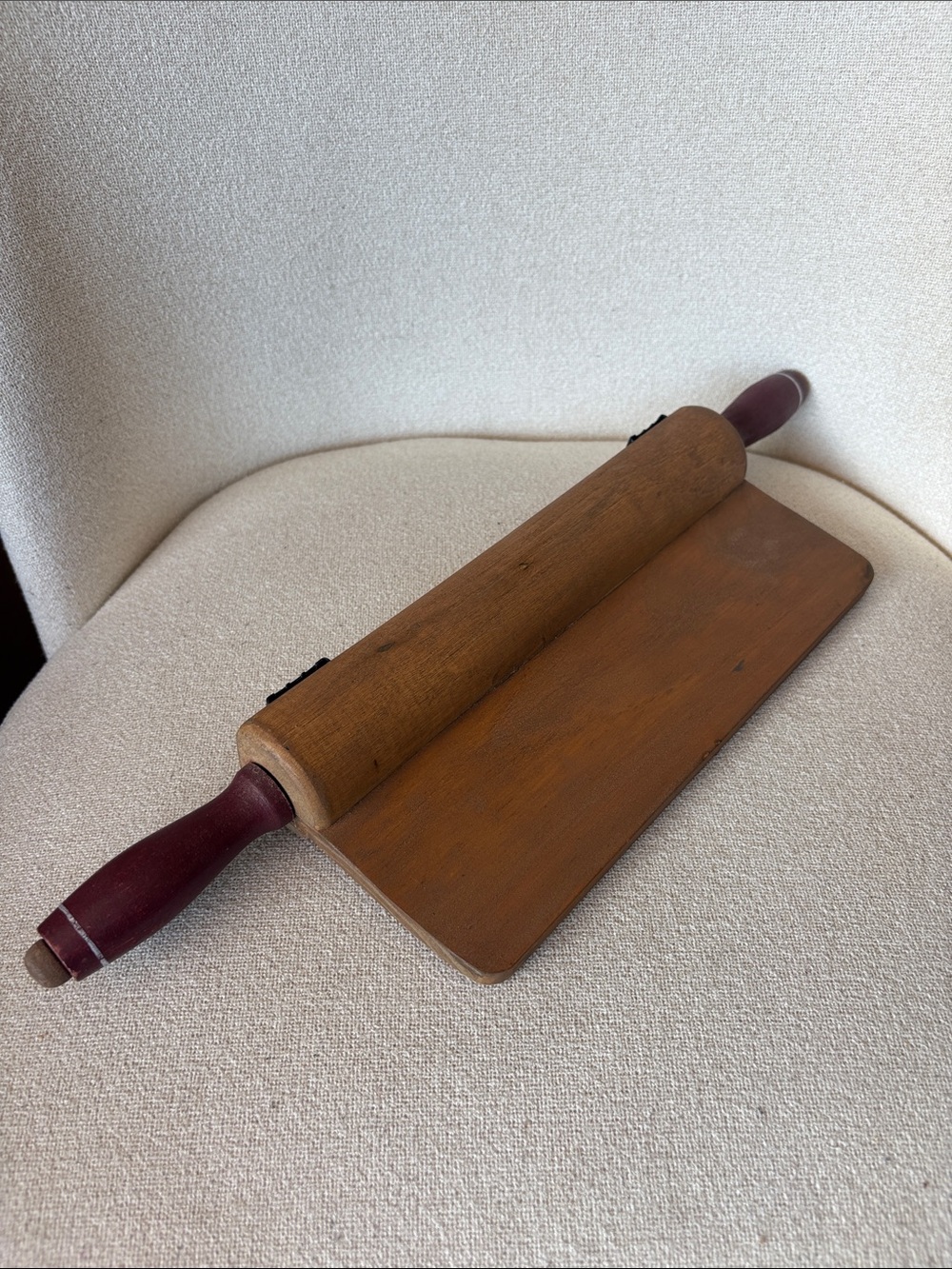 Vintage Rolling Pin Wall-Mounted Paper Towel Holder